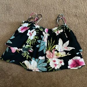 Black floral summer/fall cropped blouse